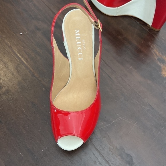 Sesto Meucci Size 5 1/2 wedges white and red NWOB - Picture 3 of 6